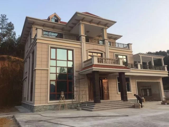 真石漆施工為什么會(huì)出現(xiàn)掉砂？